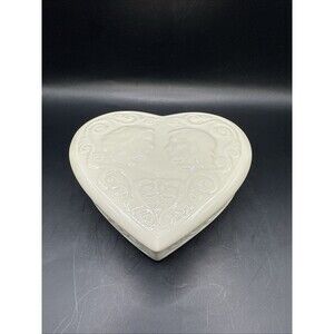 Lenox Special USA Romeo and Juliet Relief JEWELRY TRINKET BOX HEART Shaped